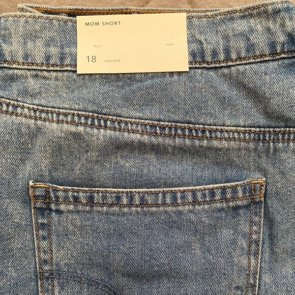 American Eagle Mom Shorts - Picture 3 of 4